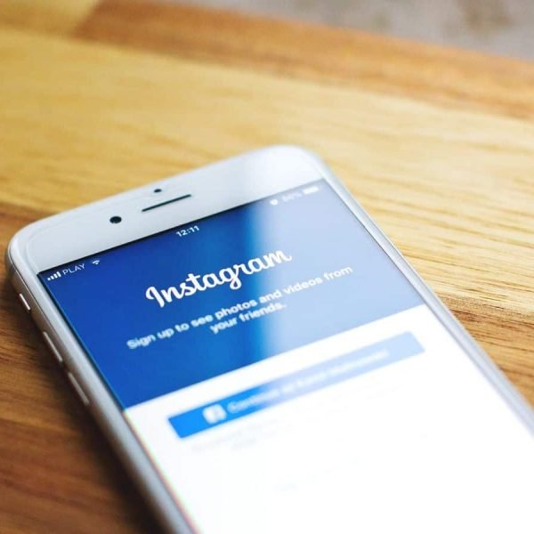 Instagram’s major relaunch begins with a black-and-white app.